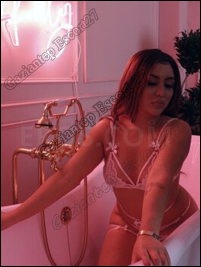 özel duş jeli kullanan mis kokulu escort