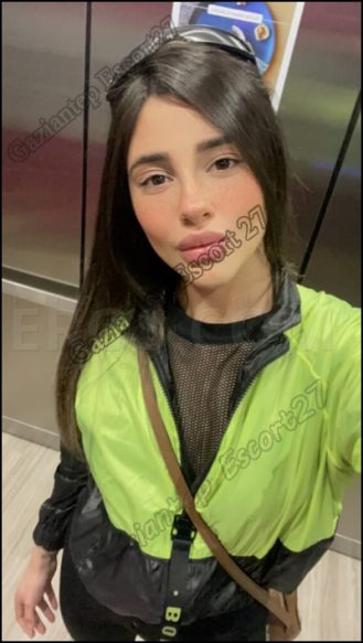 grup yapan genç suriyeli escort