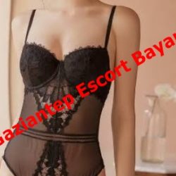 Advertisement for Gaziantep Escort Bayan featuring a woman in black lace lingerie.